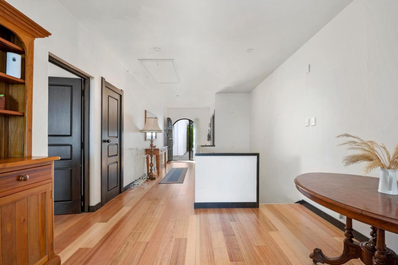 Lakefront Villa - Waitahanui Holiday Home Bagian luar foto