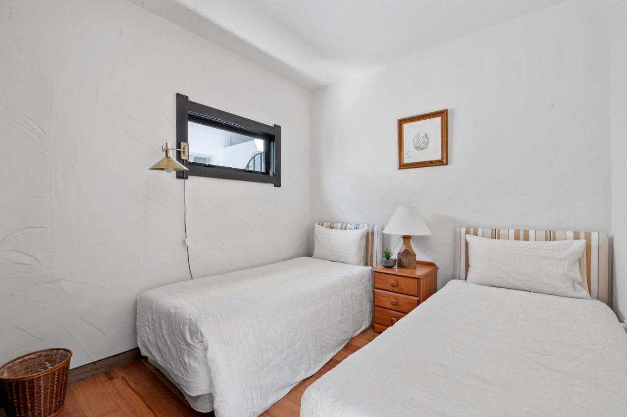 Lakefront Villa - Waitahanui Holiday Home Bagian luar foto
